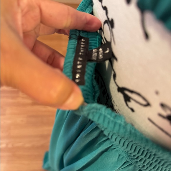 Dress - Picture 3 of 6